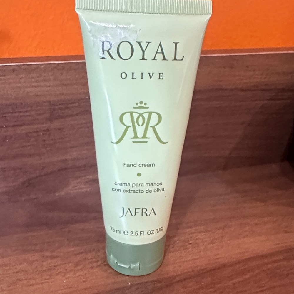 NEW JAFRA Royal Olive Hand Cream - Green Tube - Picture 3 of 3